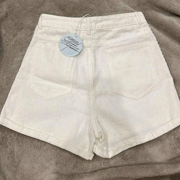 Embellished highwaisted shorts - Picture 4 of 4